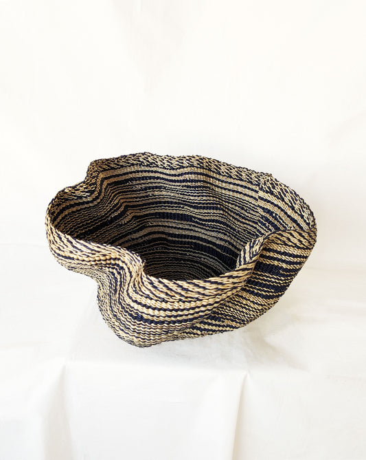 Wave Basket Large 01 - Black & White