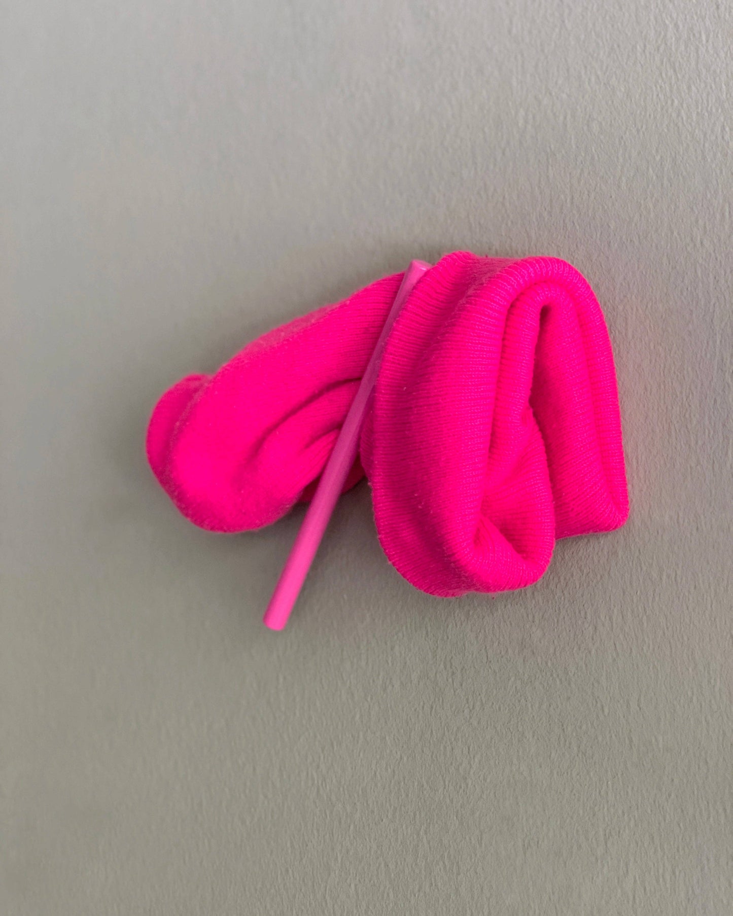 Wall-mounted hooks and Toilet Paper Holder - Neon Pink
