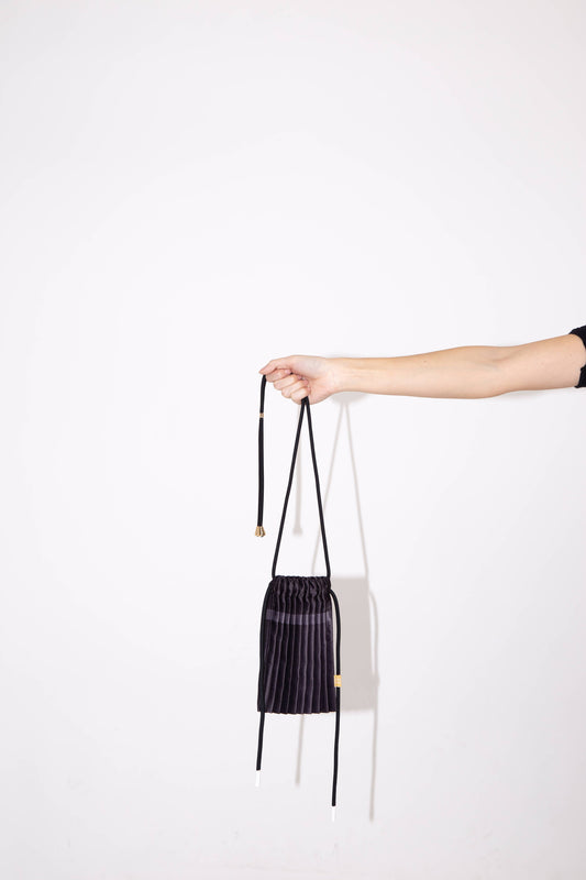 BLACK MINI PLEATED BAG - Multitudes